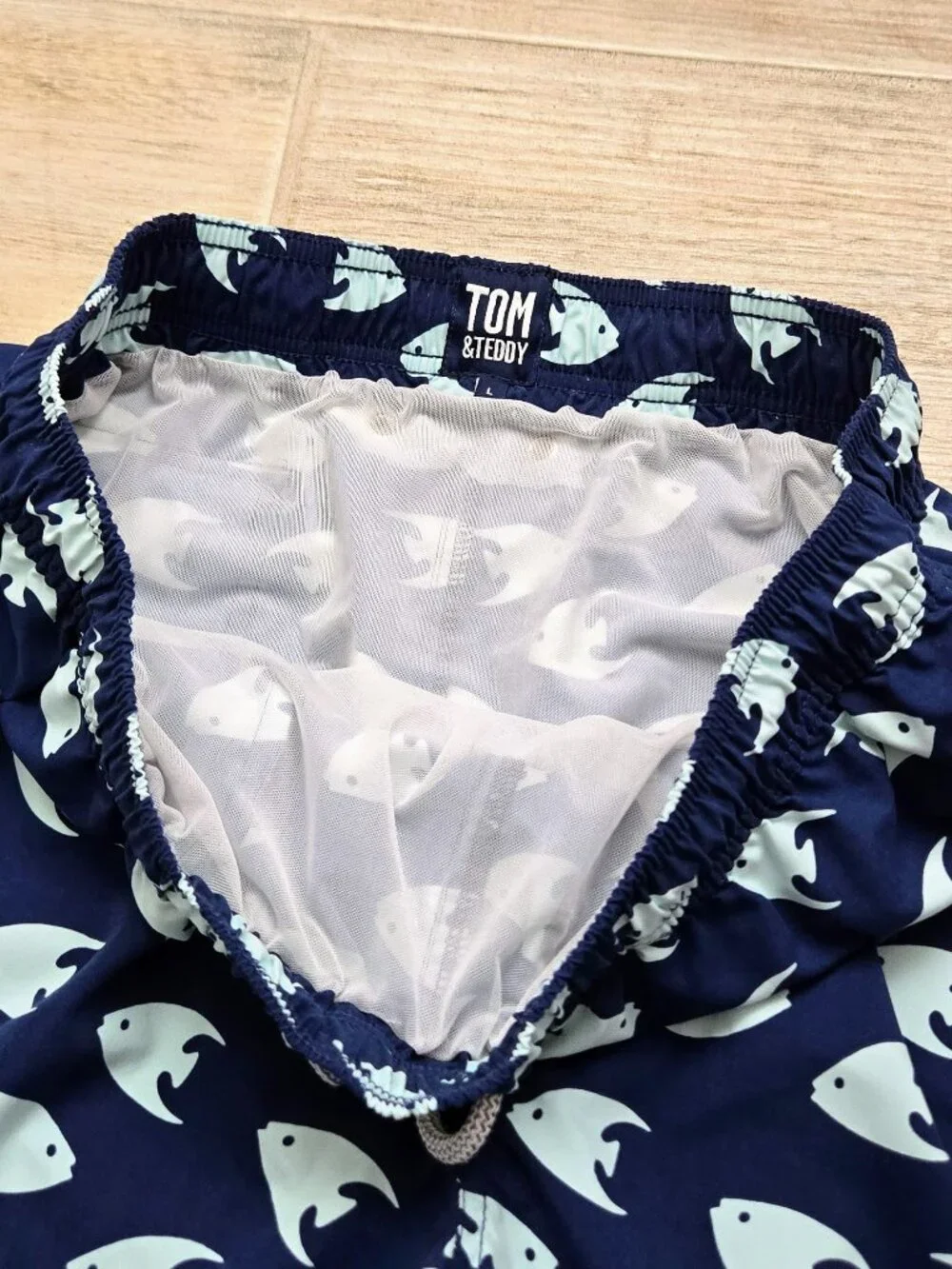 Tom & Teddy Angelfish Swim Trunks Mens Mesh Lined Drawstring Waist Flap Pocket L